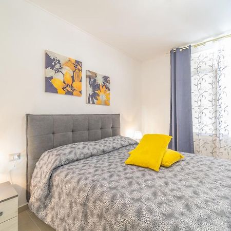Domo Nora 2 Apartment Olbia Bagian luar foto