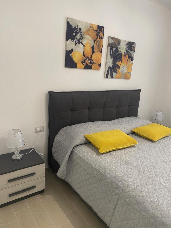 Domo Nora 2 Apartment Olbia Bagian luar foto